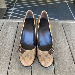 Gucci Beige Crystal Gg Guccissima Coated Canvas Gg Logo Pumps
